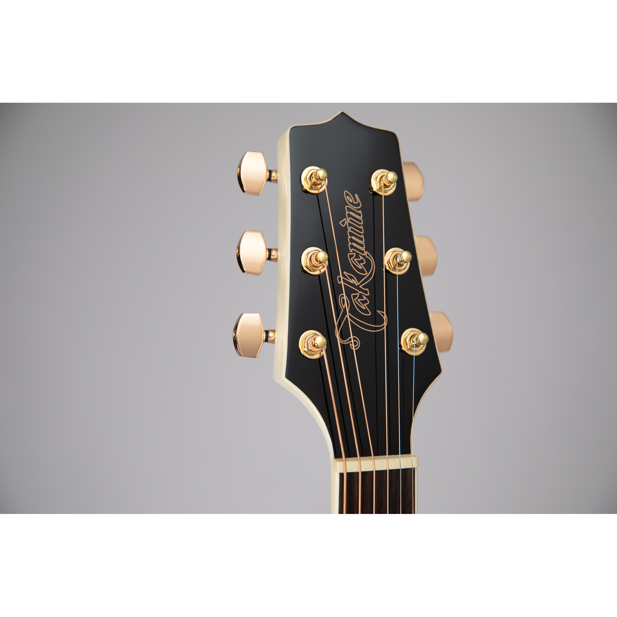 Takamine GN37CEPW Westerngitarre NEX mit Cutaway und Pickup, Pearl White Gloss mit Gigbag