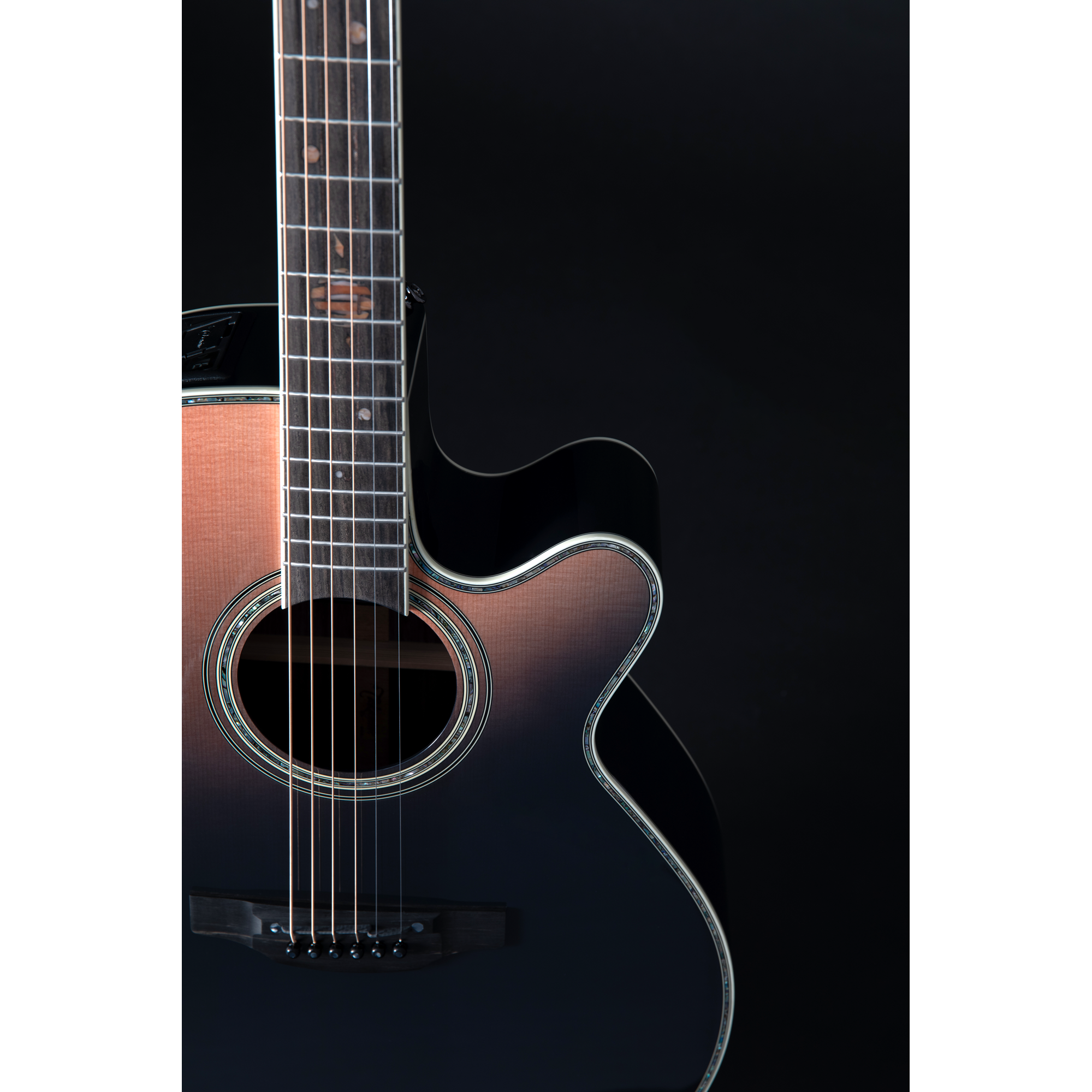 Takamine LTD2024 Penumbra Blue Westerngitarre mit Cutaway und CTF-2N Preamp, inkl. Softcase