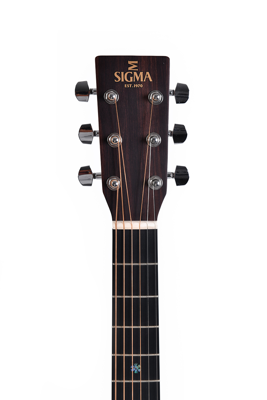 Sigma DTC1ESB Westerngitarre Dreadnought, massive Fichtendecke, mit Pickup, sunburst
