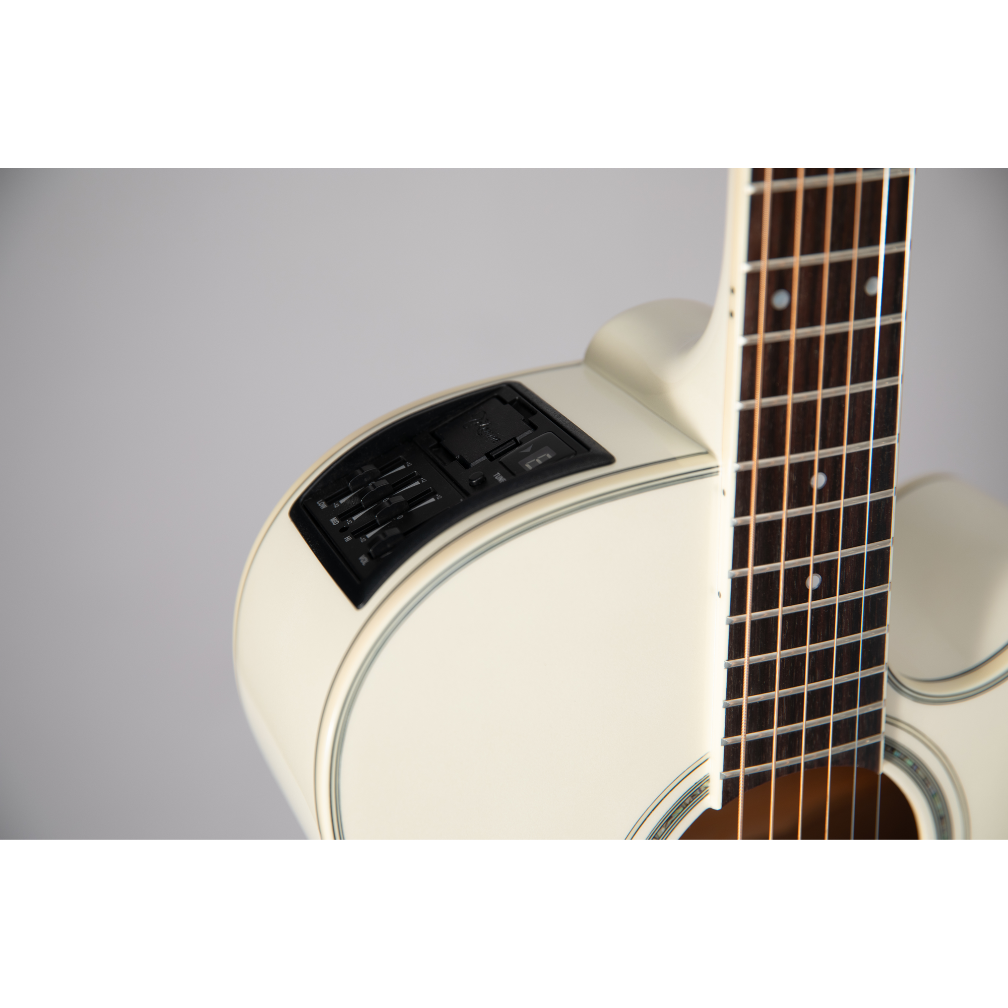Takamine GN37CEPW Westerngitarre NEX mit Cutaway und Pickup, Pearl White Gloss mit Gigbag