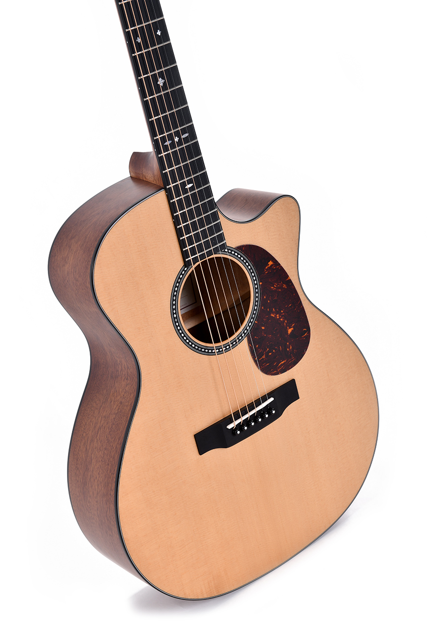 Sigma SGMC10E Westerngitarre vollmassiv inkl. Softcase und Pickup LR Baggs EAS-VTC